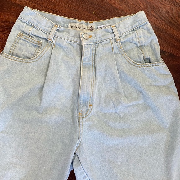 Vintage 90s Mom Shorts Light Wash - Picture 5 of 9
